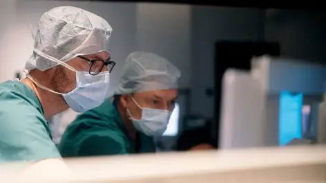 Kann man beide Augen gleichzeitig lasern?