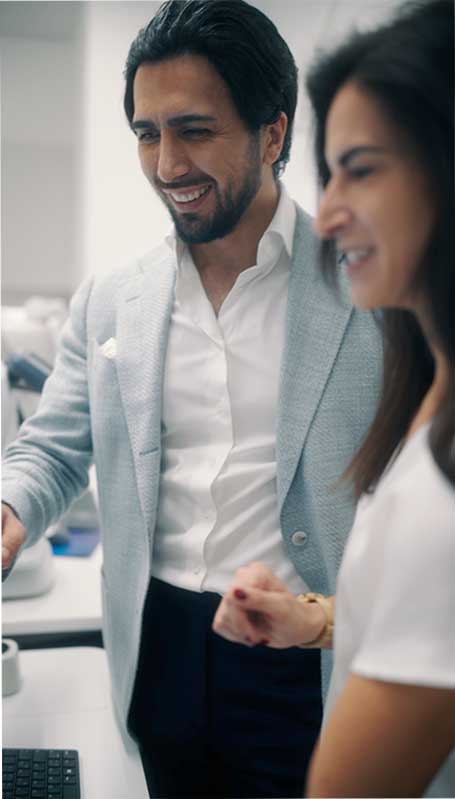 Prof. Mehdi Shajari and Ivana Pavlovic performing diagnostics at the dr. vision clinic in Frankfurt.