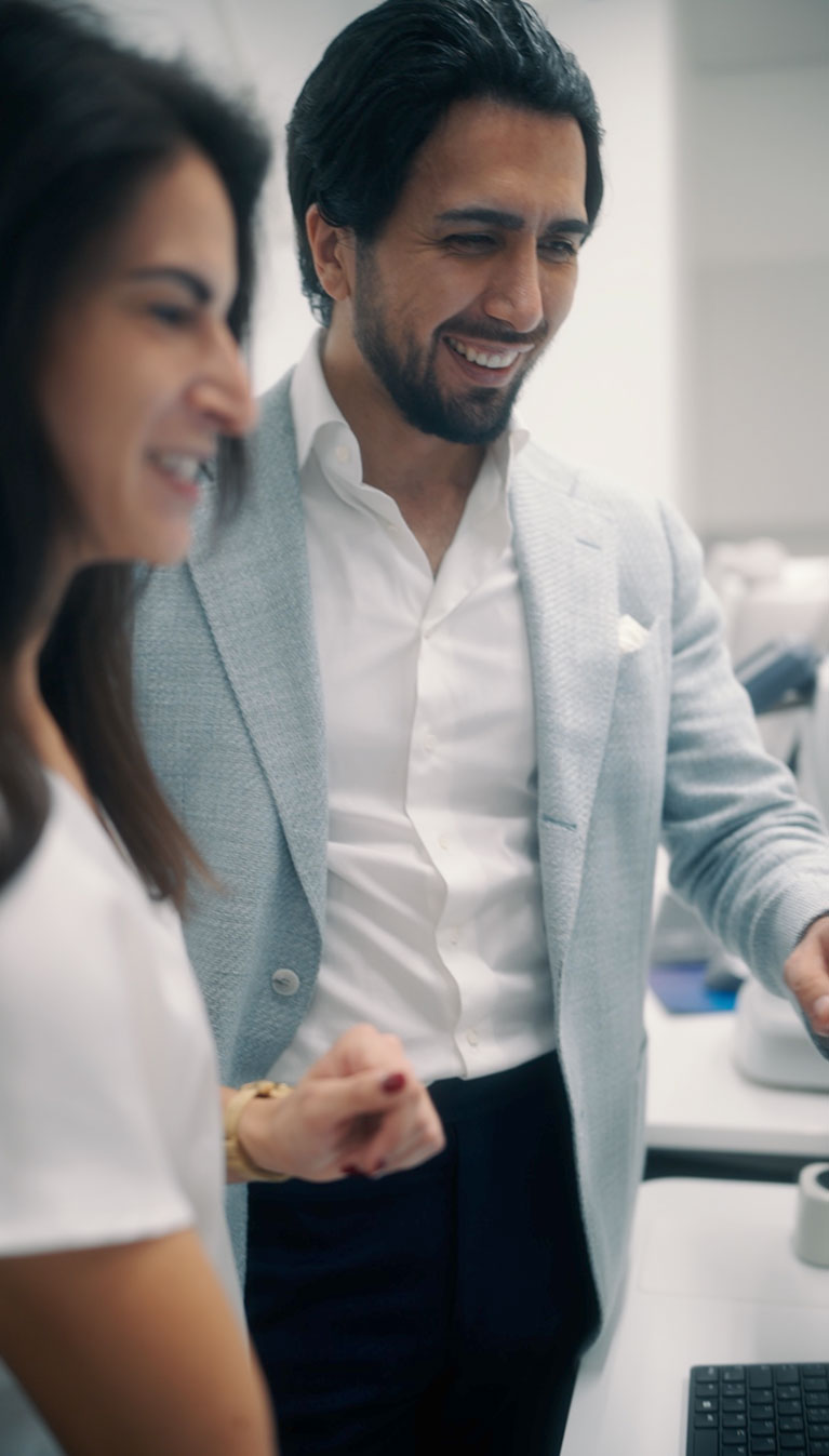 Augenarzt Frankfurt Prof. Shajari und Ivana Pavlovic in der Augenarztpraxis dr.vision