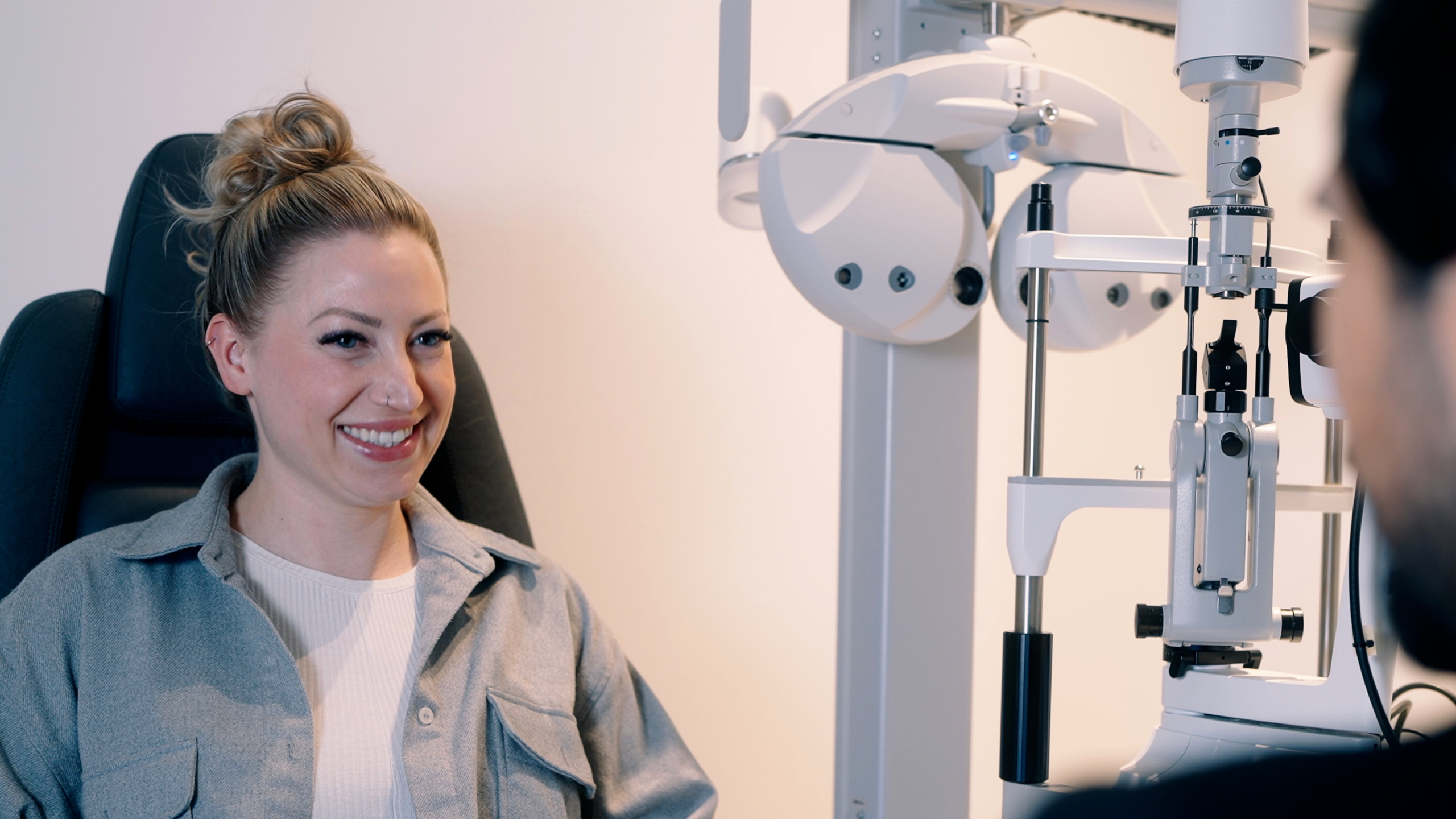 Katarakt-OP Ablauf: So läuft die Operation Schritt für Schritt ab (inkl. Betäubung & Dauer)